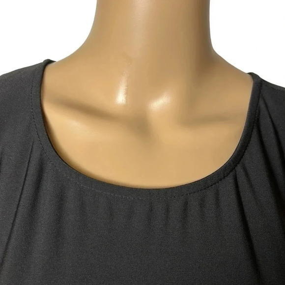 Lbisse NWT hanky floral midi dress, XL. Black,red,
Scoop,pullover,event - Picture 5 of 12